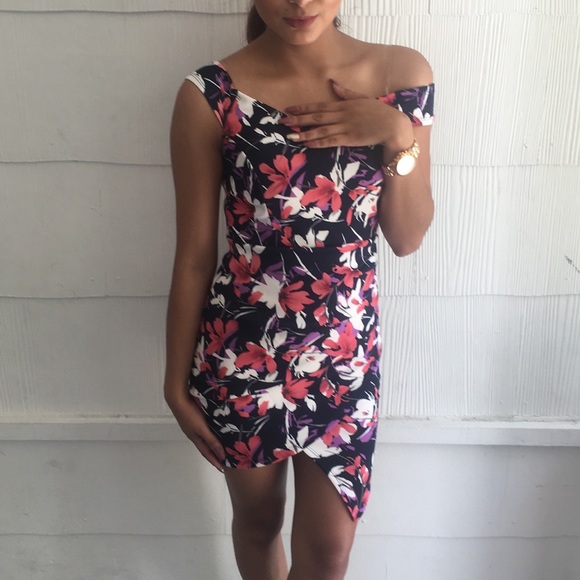 Dresses & Skirts - Cute summer dress